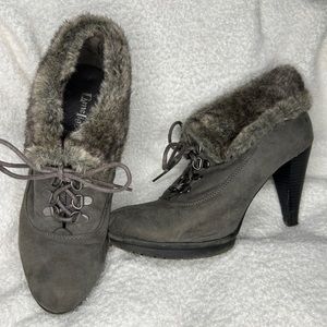 Women’s size 10 gray booties